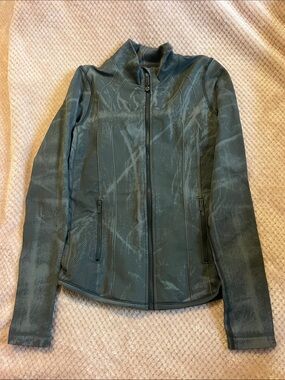 size 6 lululemon jacket